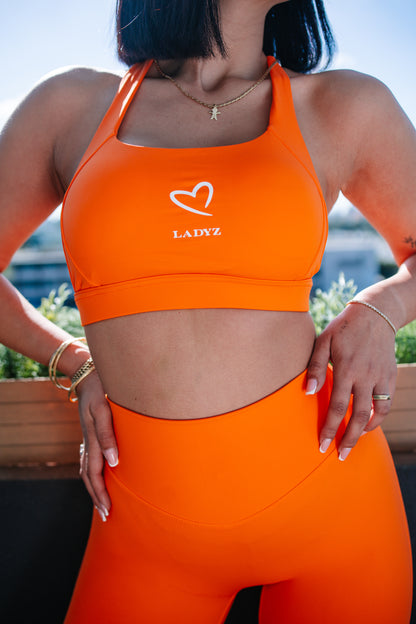 סט זיכרון אדר בן סימון – מחווה של עוצמה וגבורה